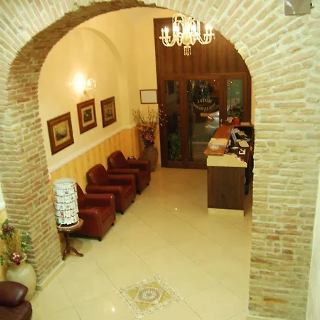 Hollywood Hotel Rome