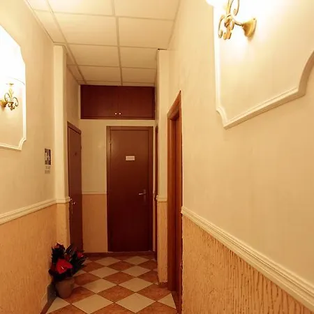 Hollywood Hotel Rome