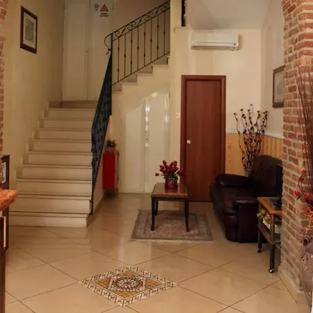 Hollywood Hotel Rome