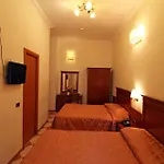 Hollywood Hotel