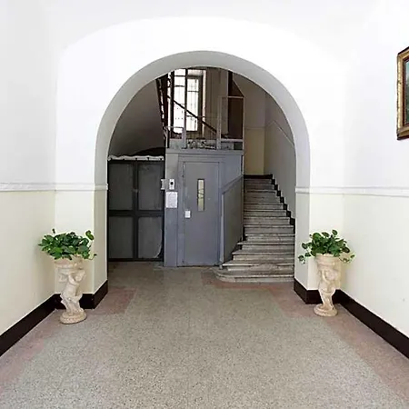 Hollywood Отель