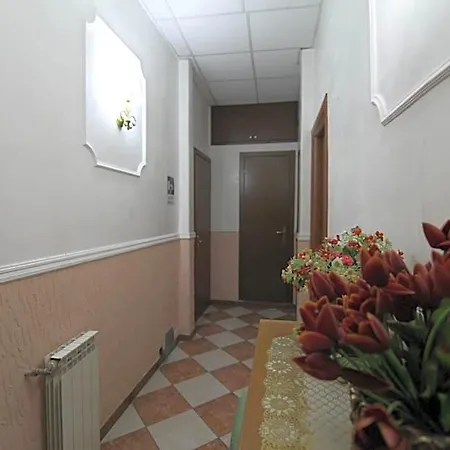 Hollywood Отель 2*