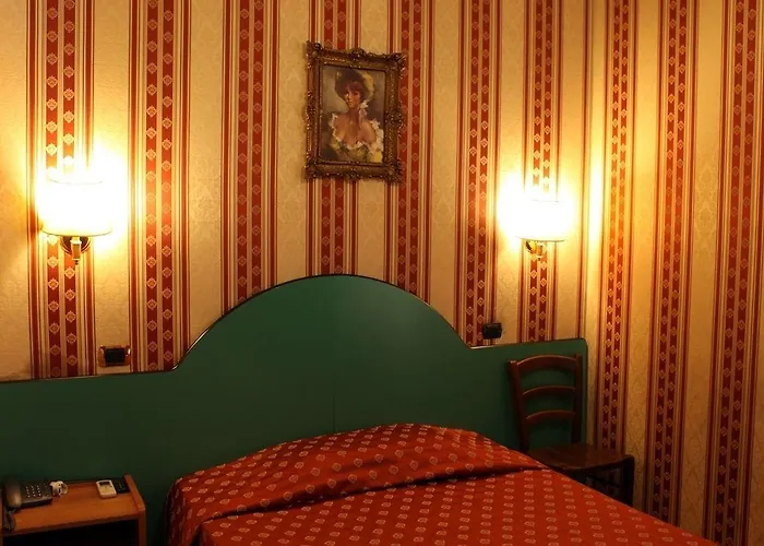 好莱坞酒店 酒店 2*