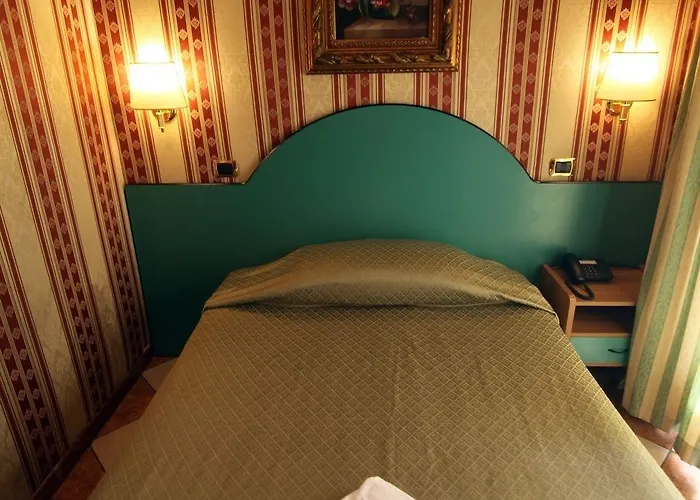 好莱坞酒店 酒店