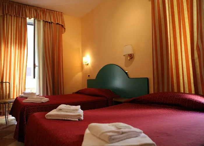 好莱坞酒店 酒店 2*